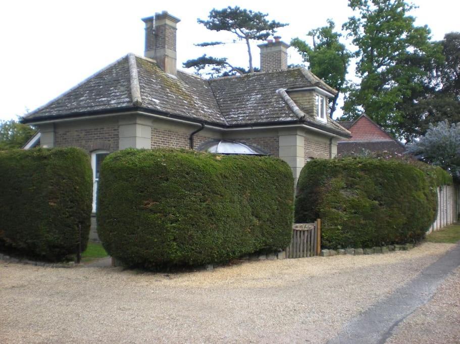 Beautiful Gate House A 4 Minute Walk From Beach ボグナー・リージス エクステリア 写真